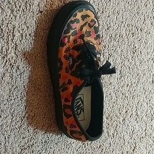 VANS://CHEETAH PRiNT! Sz 5.5 women